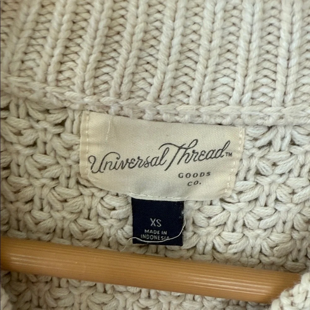 Universal Thread Cream Textured Sweater XS